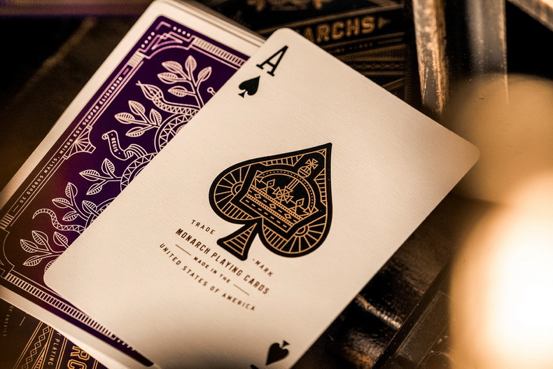 Игральные карты Purple Monarch – обзор и цена Board Game Illustration